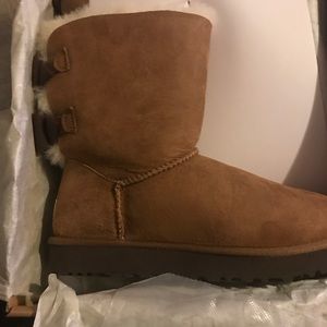 UGG Brigette double bow size 7